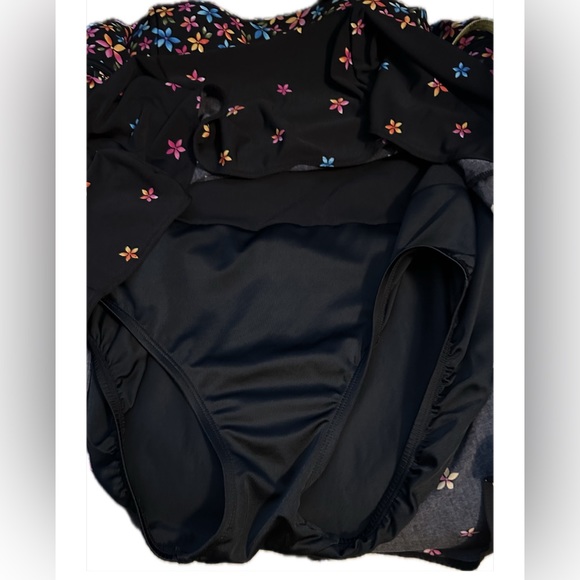 Size 14 St Johns bay one piece swim suit. - Picture 5 of 6